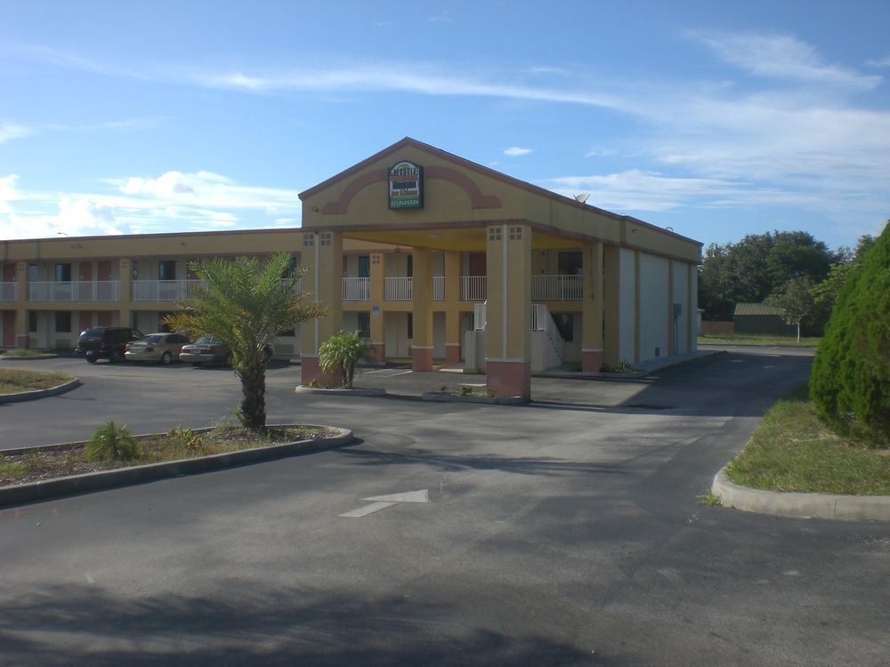 Executive Garden Titusville Hotel Zewnętrze zdjęcie